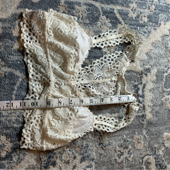Aerie Cream Lace Bandeau with Scalloped Trim - Picture 4 of 4